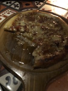 プラネタリウムカフェのピザ